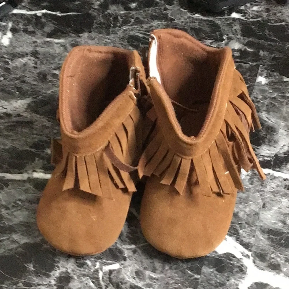 Camel colored Baby Girl Booties with tassels. Zip up. Soft bottoms. - Picture 1 of 3